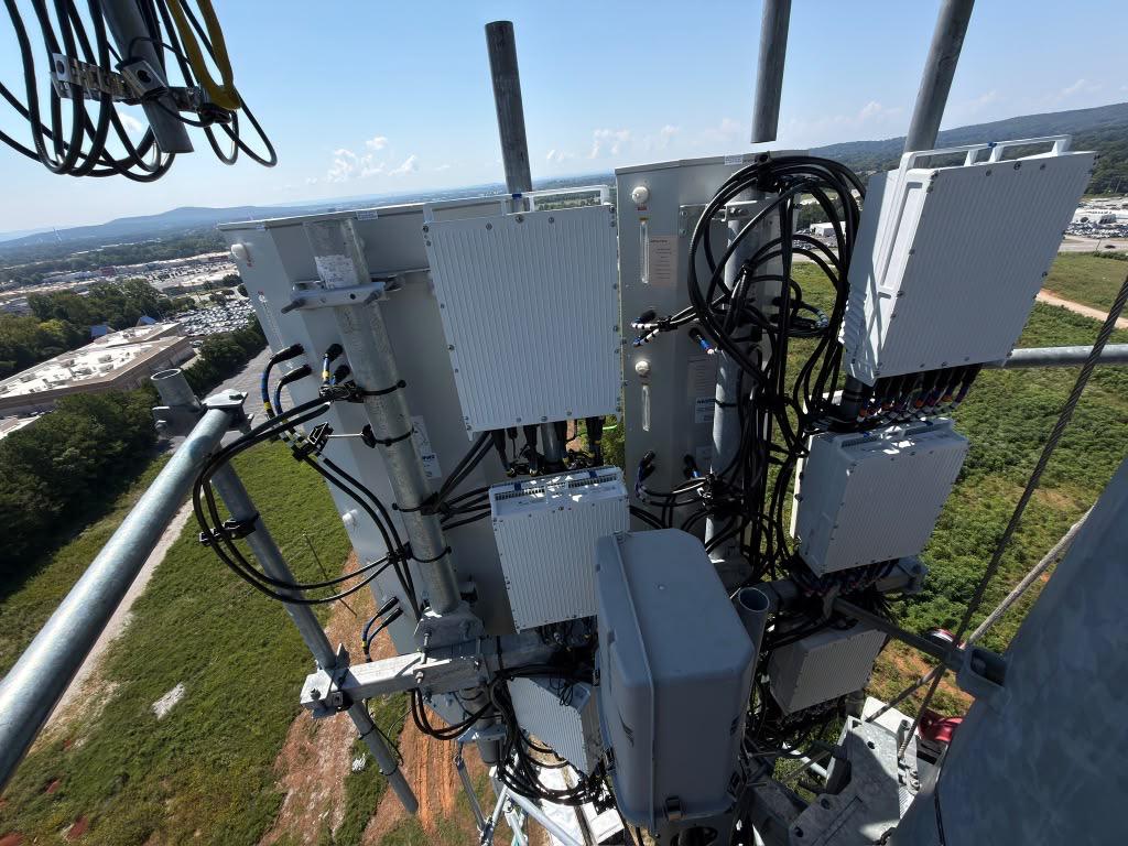 New 5G radios and cabling installed on a Verizon tower by Tower Tigers Crew
